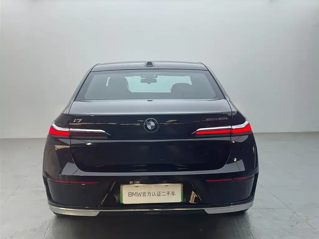 BMW i7 — фото 2
