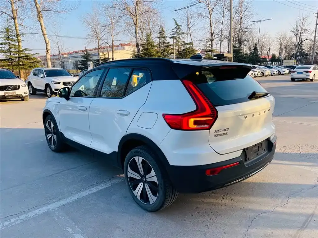 Volvo XC40 NEV — фото 5