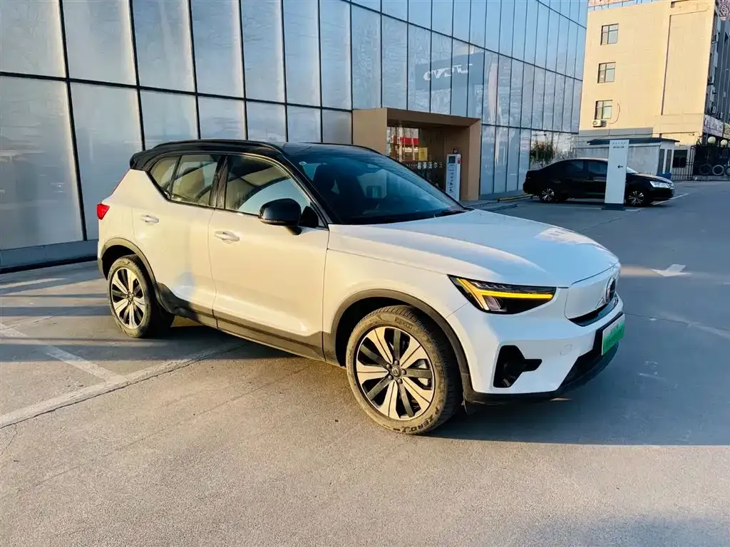 Volvo XC40 NEV — фото 6
