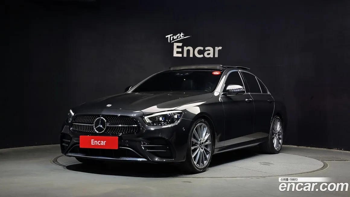 Mercedes-Benz E-Class — фото 1
