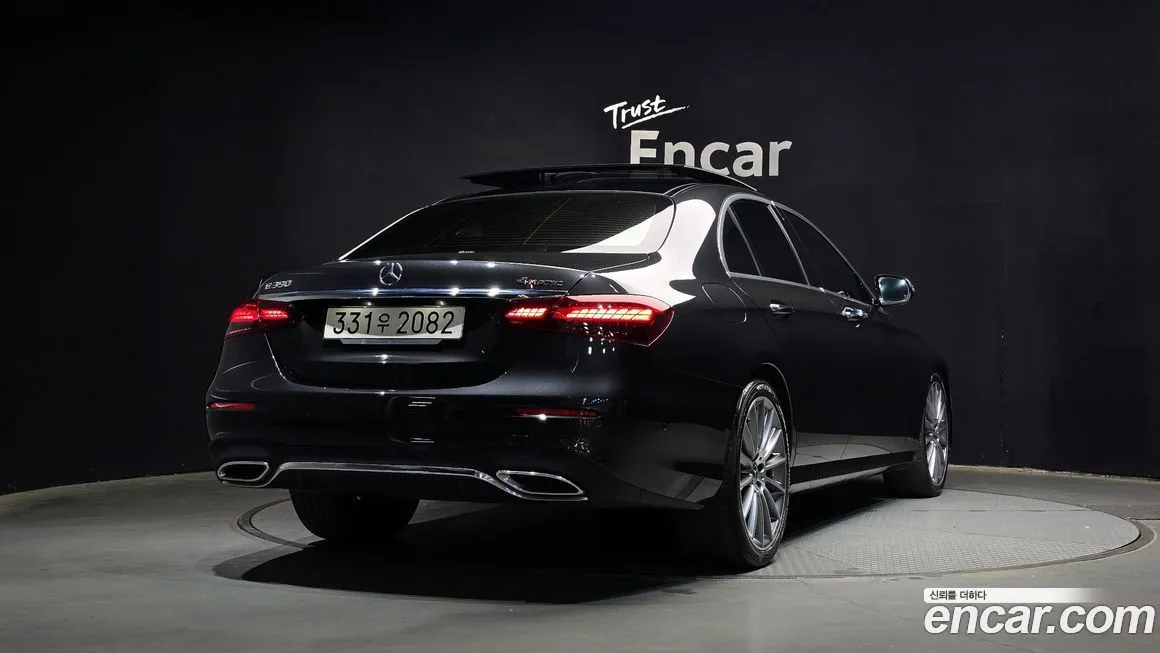 Mercedes-Benz E-Class — фото 3