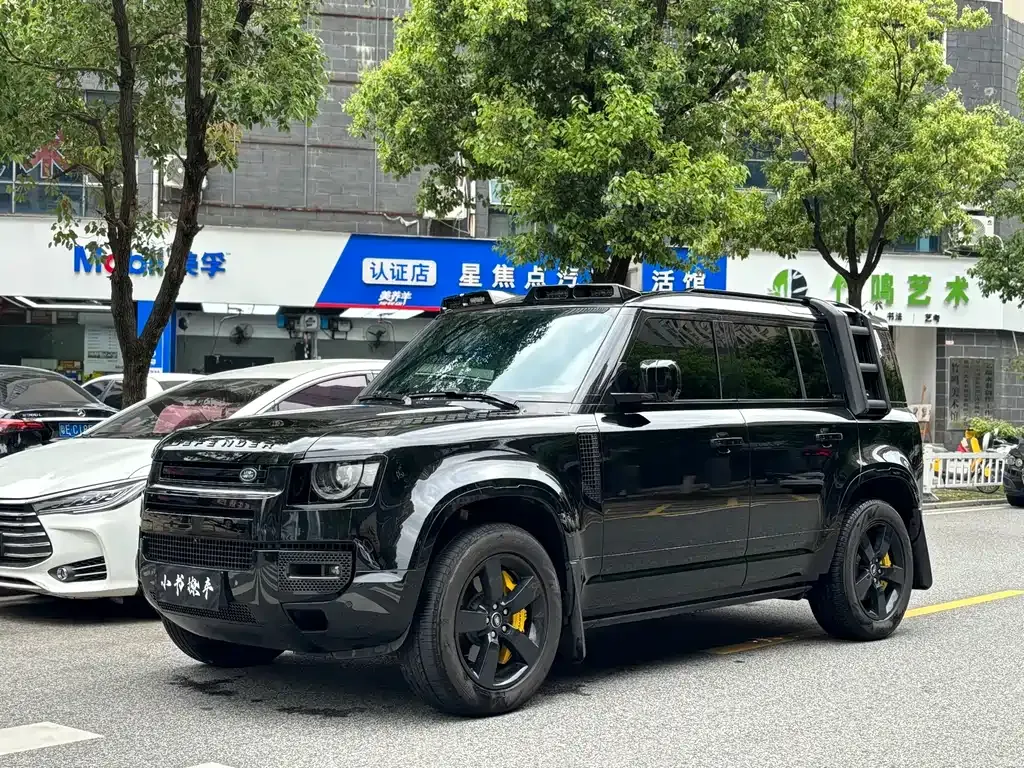 Land Rover Defender — фото 1