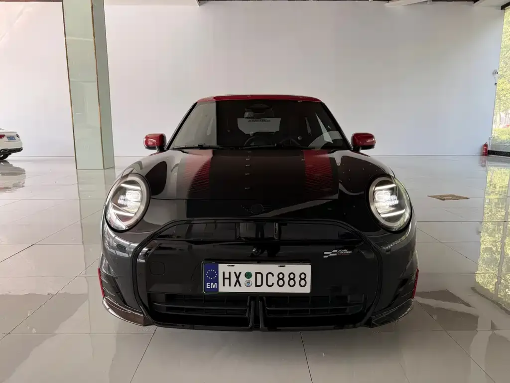 MINI JCW Electric — фото 1