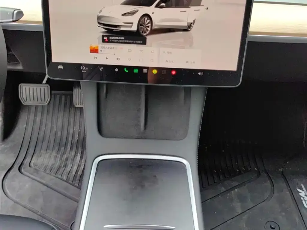 Tesla Model 3 — фото 3