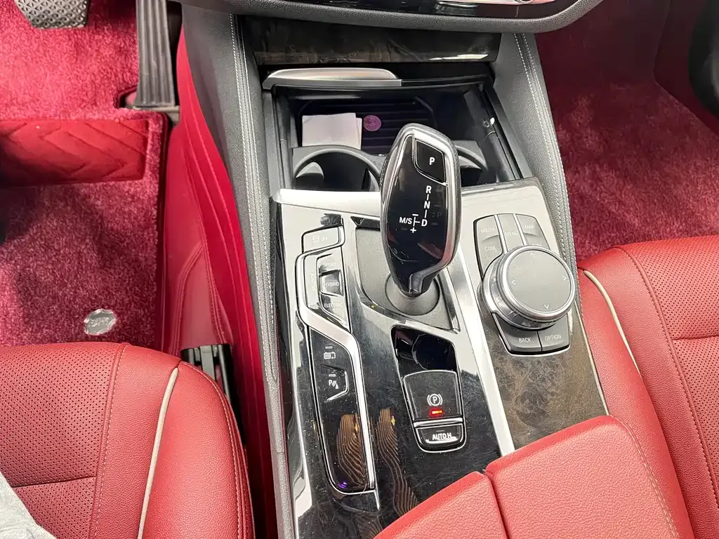 BMW 5 Series New Energy — фото 10