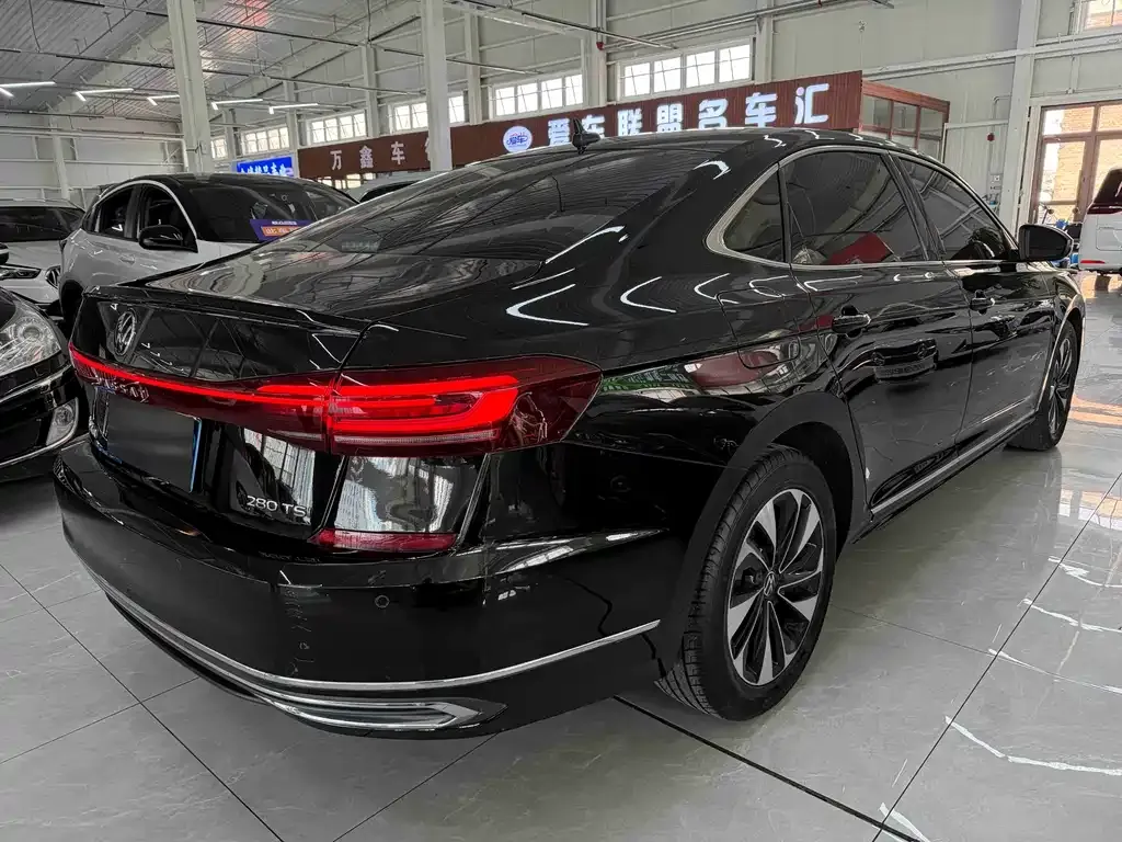 Volkswagen Passat — фото 7