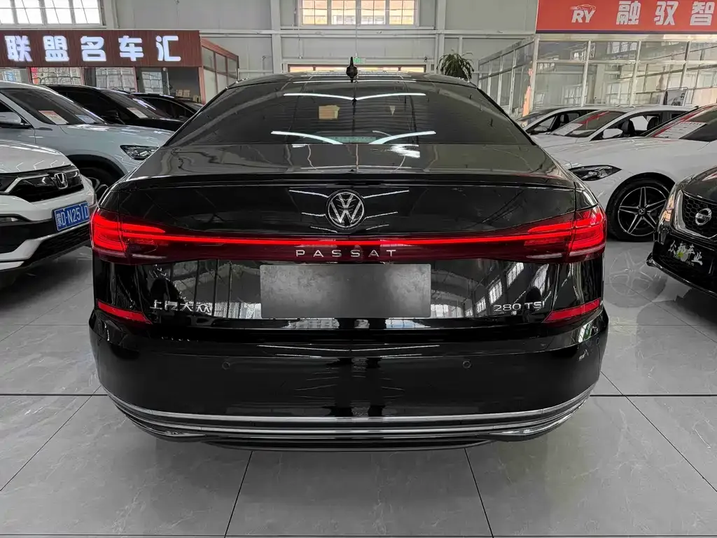 Volkswagen Passat — фото 5