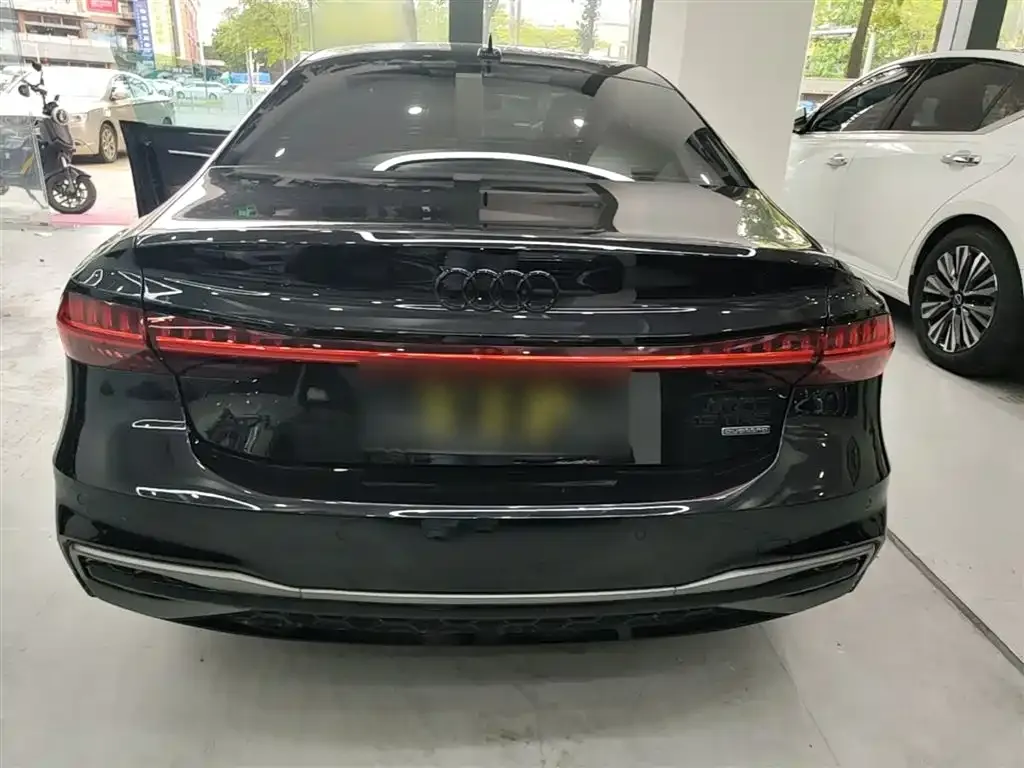 Audi A7L — фото 2