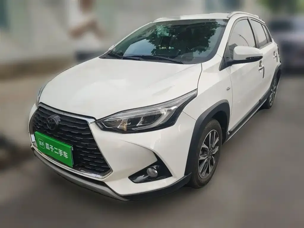 Toyota Yaris L — фото 4