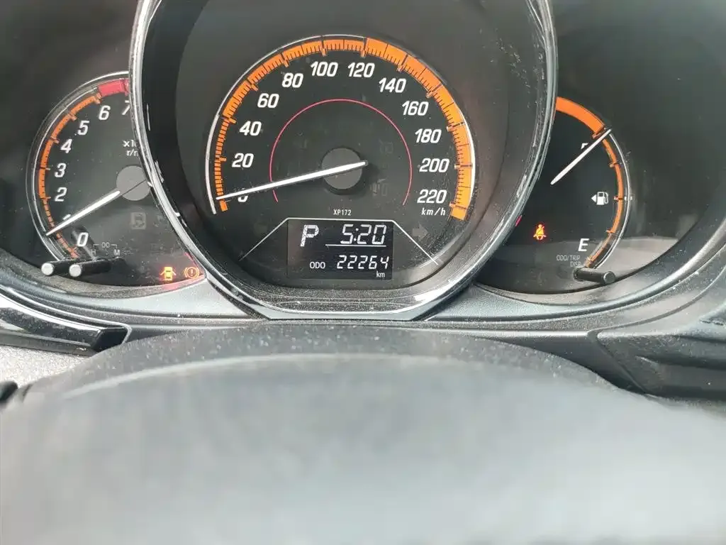 Toyota Yaris L — фото 8