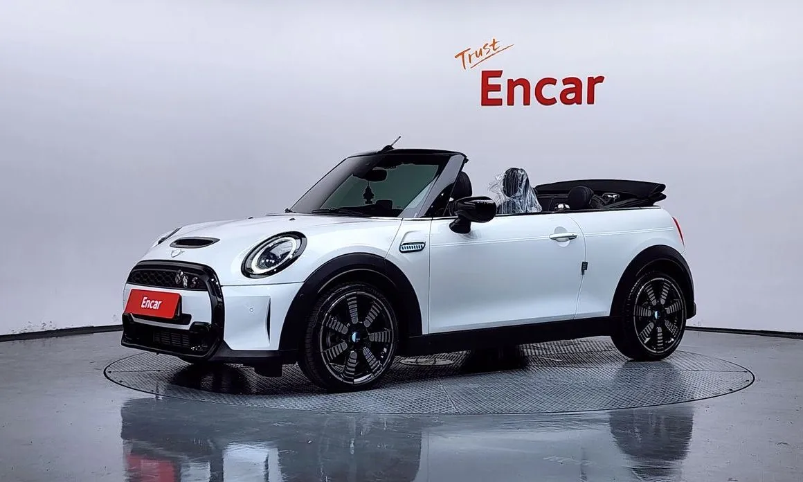 Mini Cooper Convertible — фото 1