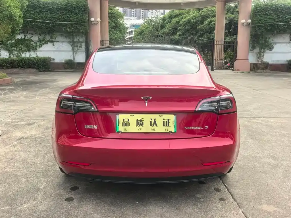 Tesla Model 3 — фото 7