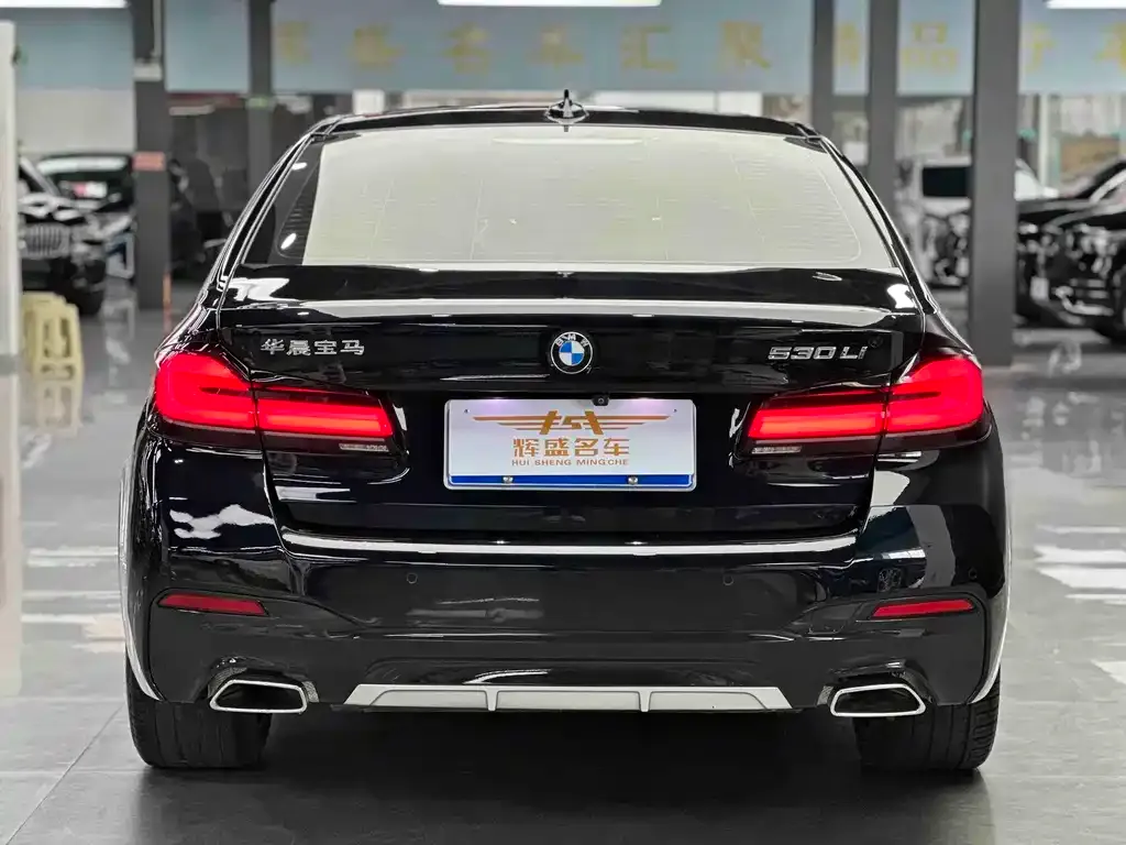 BMW 5 Series — фото 7