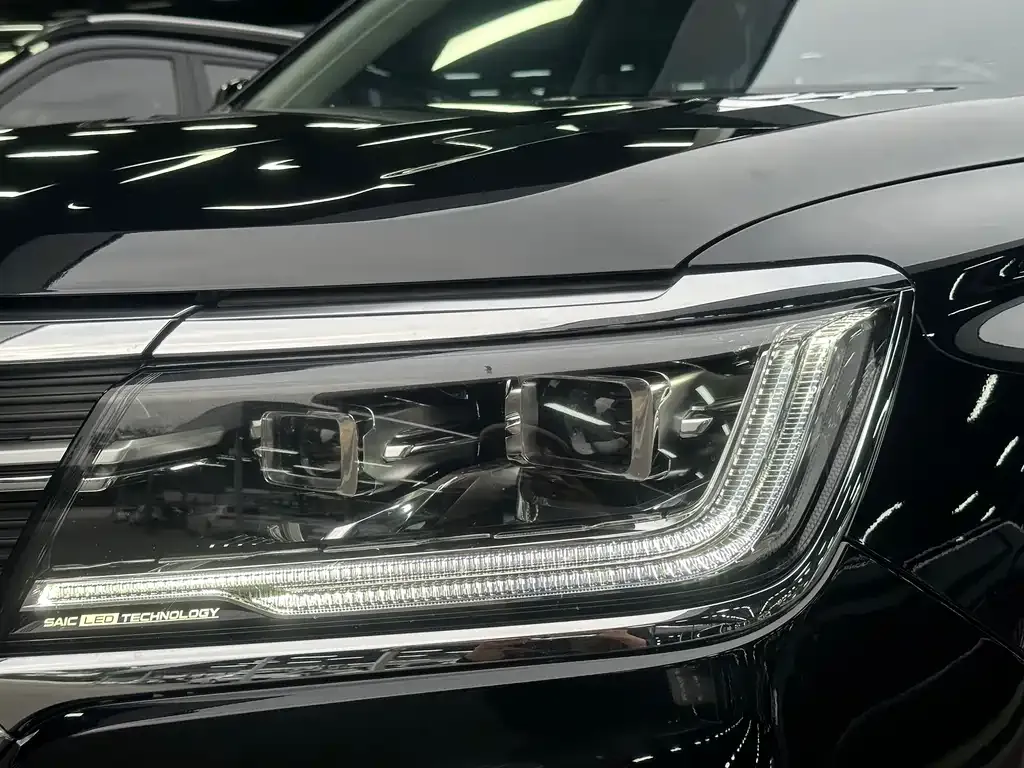 Roewe RX8 — фото 3