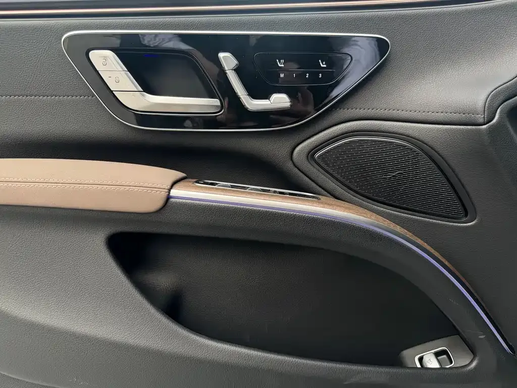 Mercedes-Benz EQS — фото 10