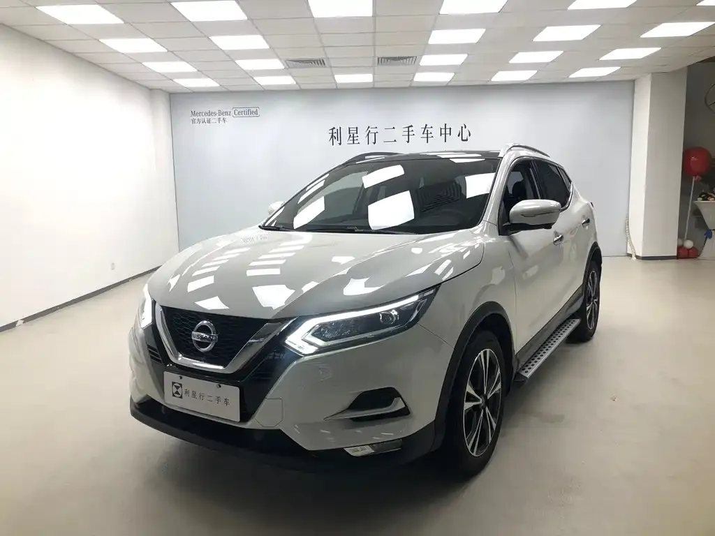 Nissan Qashqai — фото 1