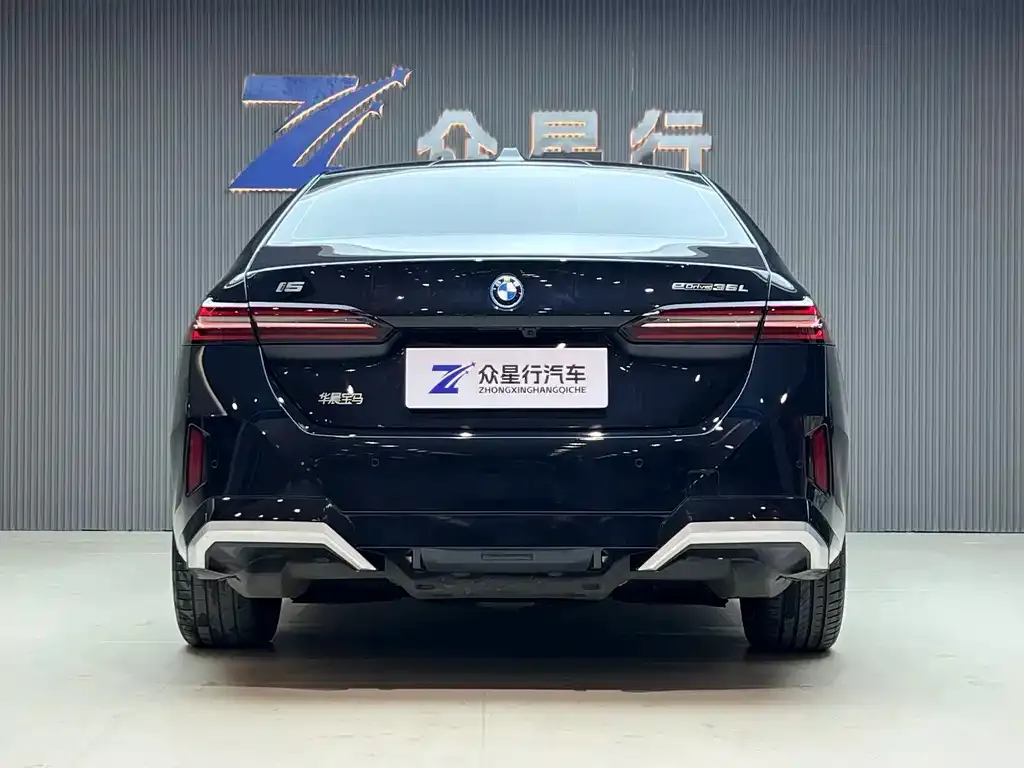 BMW i5 — фото 3