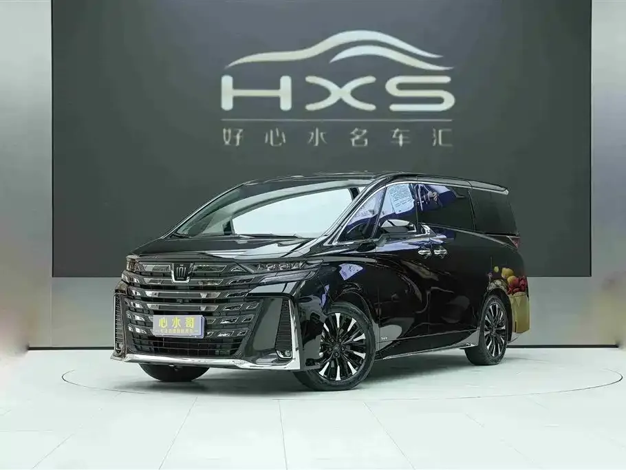 Toyota Vellfire — фото 1