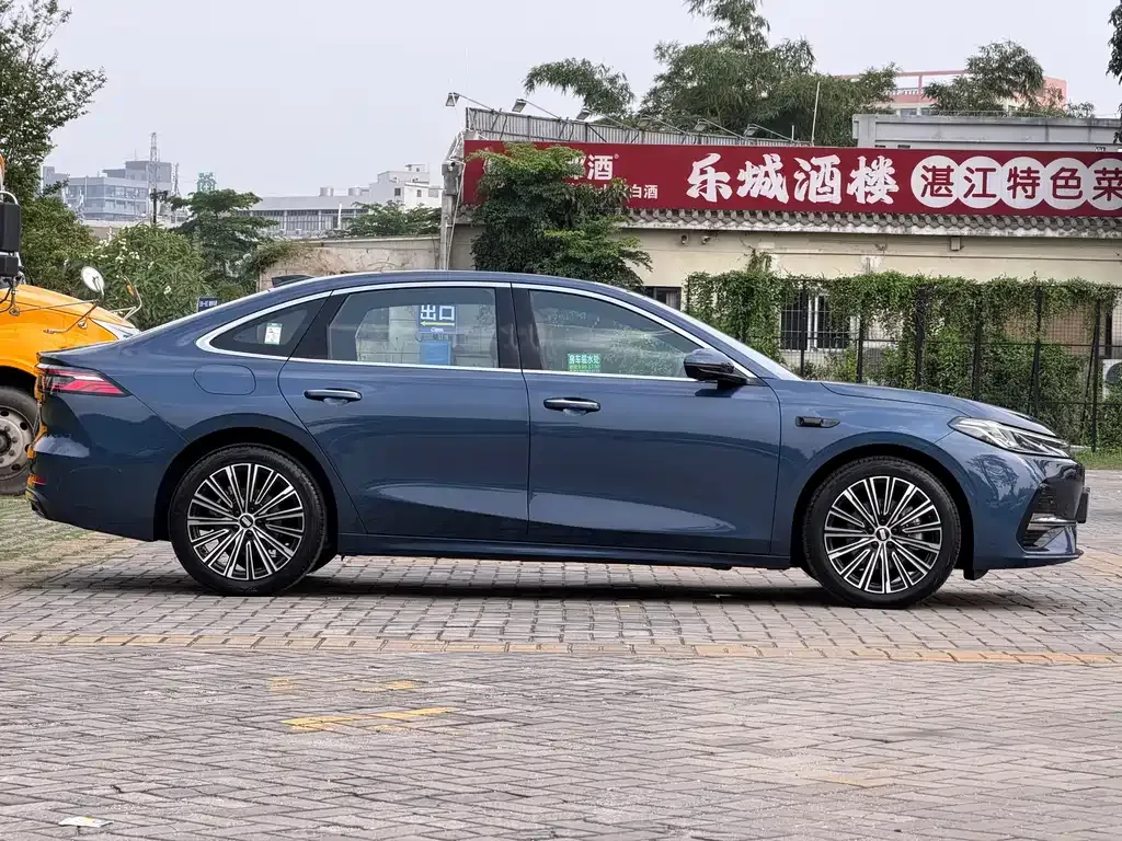 Geely Galaxy A7 — фото 8