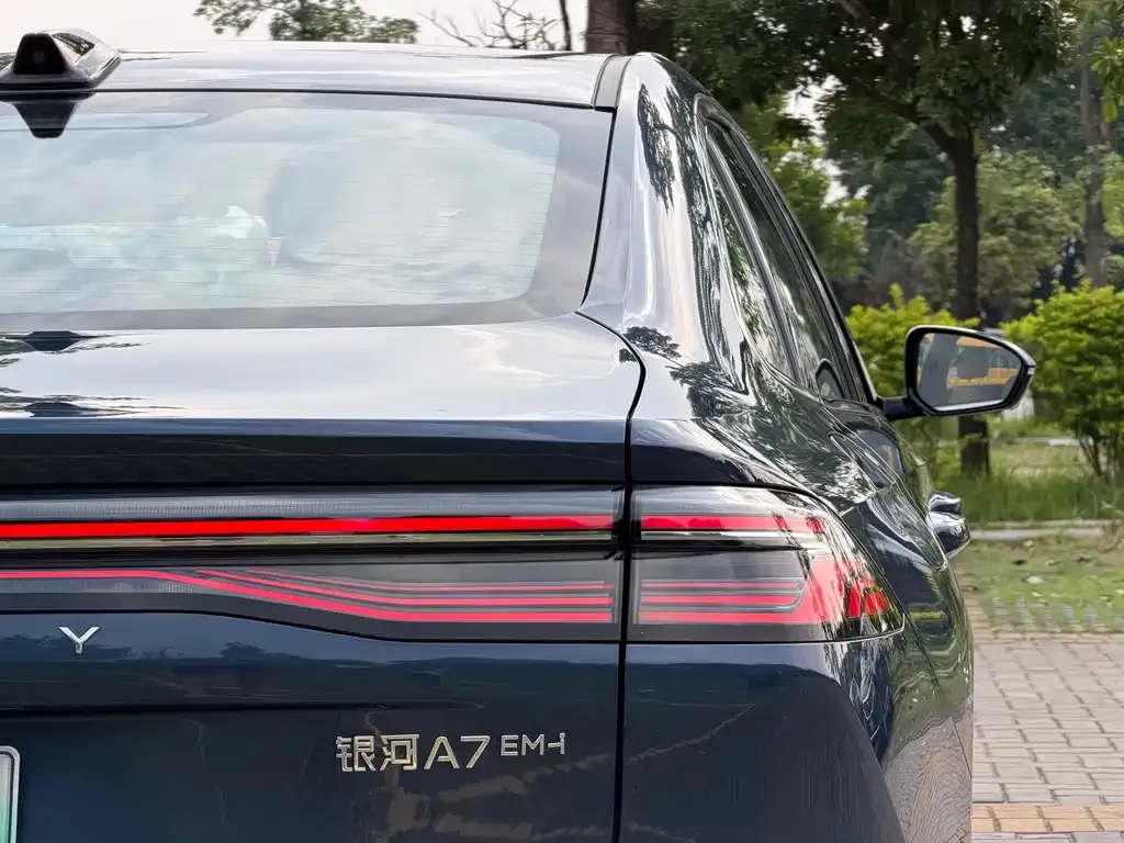 Geely Galaxy A7 — фото 2