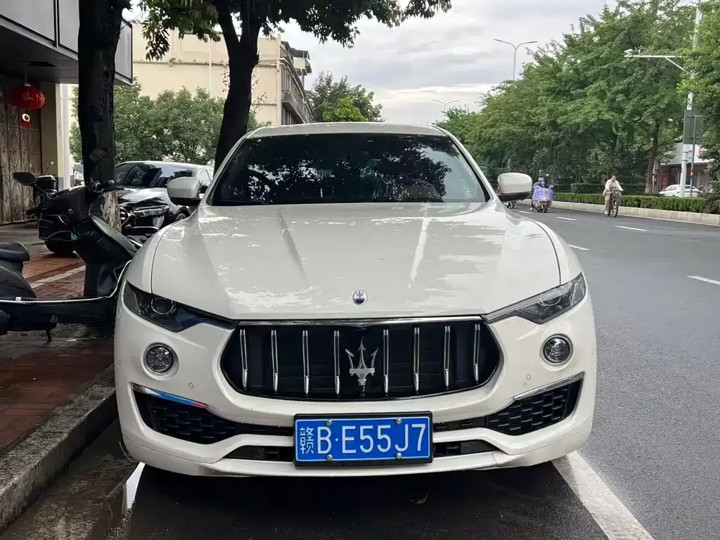 Maserati Levante — фото 8