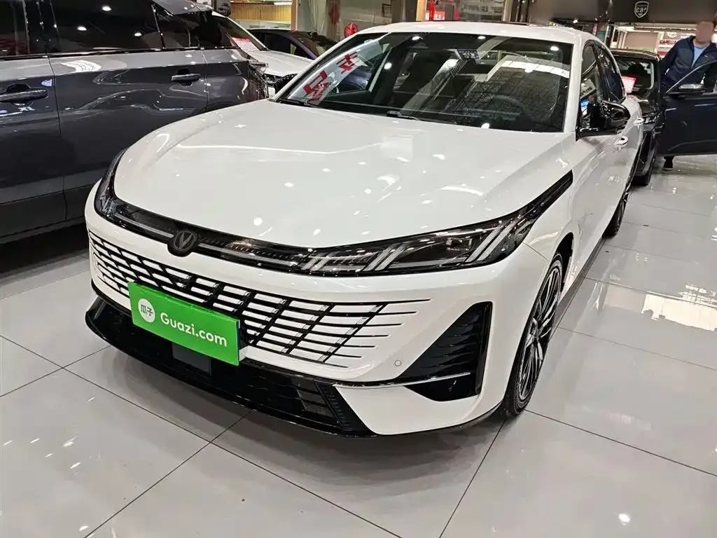 Changan Eado — фото 1