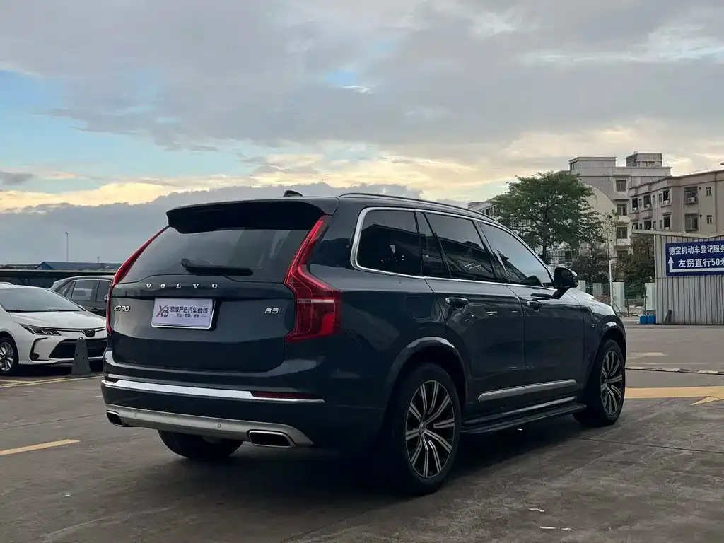 Volvo XC90 — фото 8