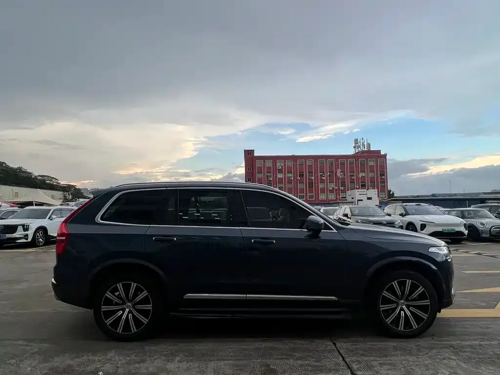 Volvo XC90 — фото 4