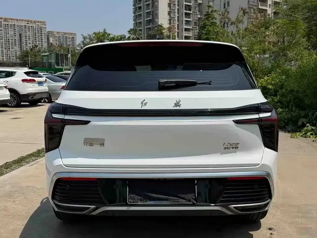 Hongqi HS3 — фото 6