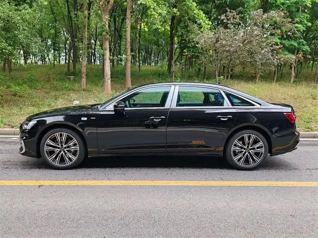 Audi A6L — фото 5