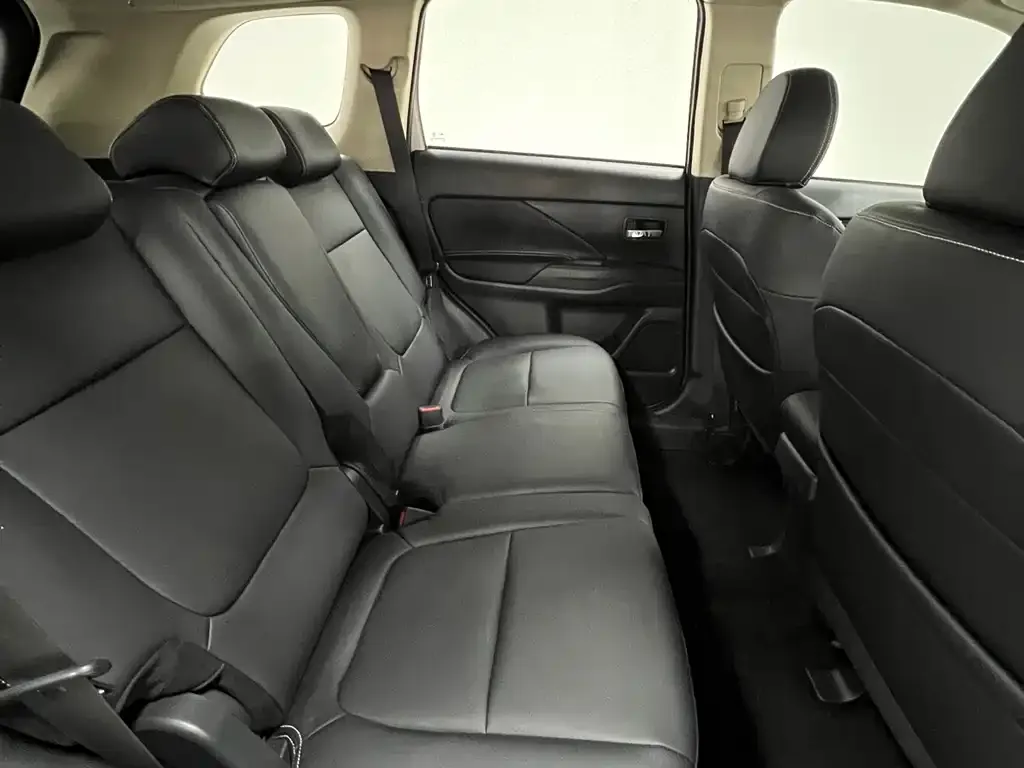 Mitsubishi Outlander — фото 2
