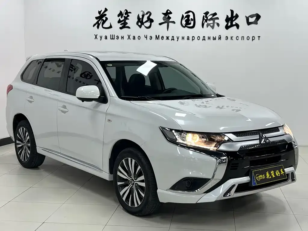 Mitsubishi Outlander — фото 6