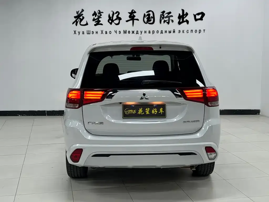 Mitsubishi Outlander — фото 4