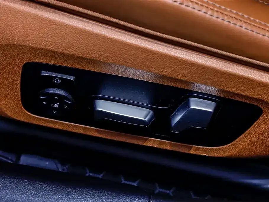 BMW 8 Series — фото 8