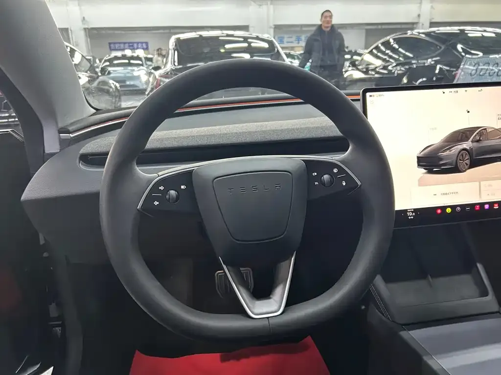Tesla Model 3 — фото 6