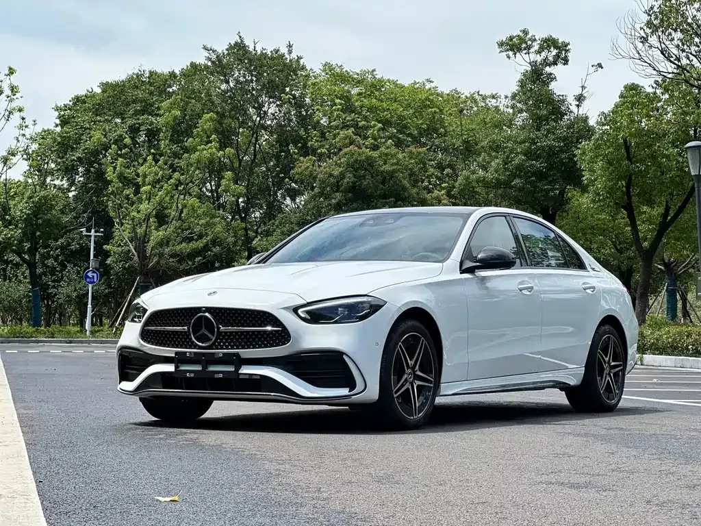 Mercedes-Benz C-Class — фото 1