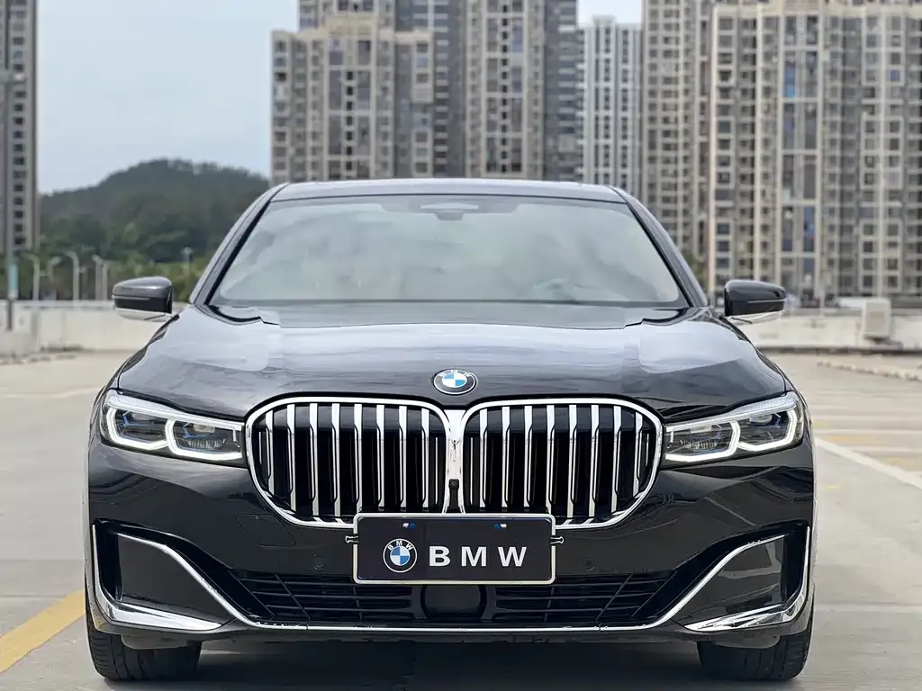 BMW 7 Series — фото 9