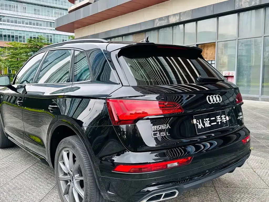 Audi Q5L — фото 9