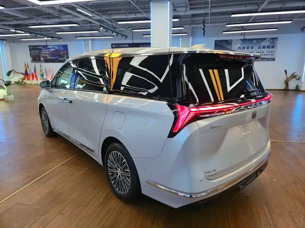 Buick GL8 Hybrid — фото 5