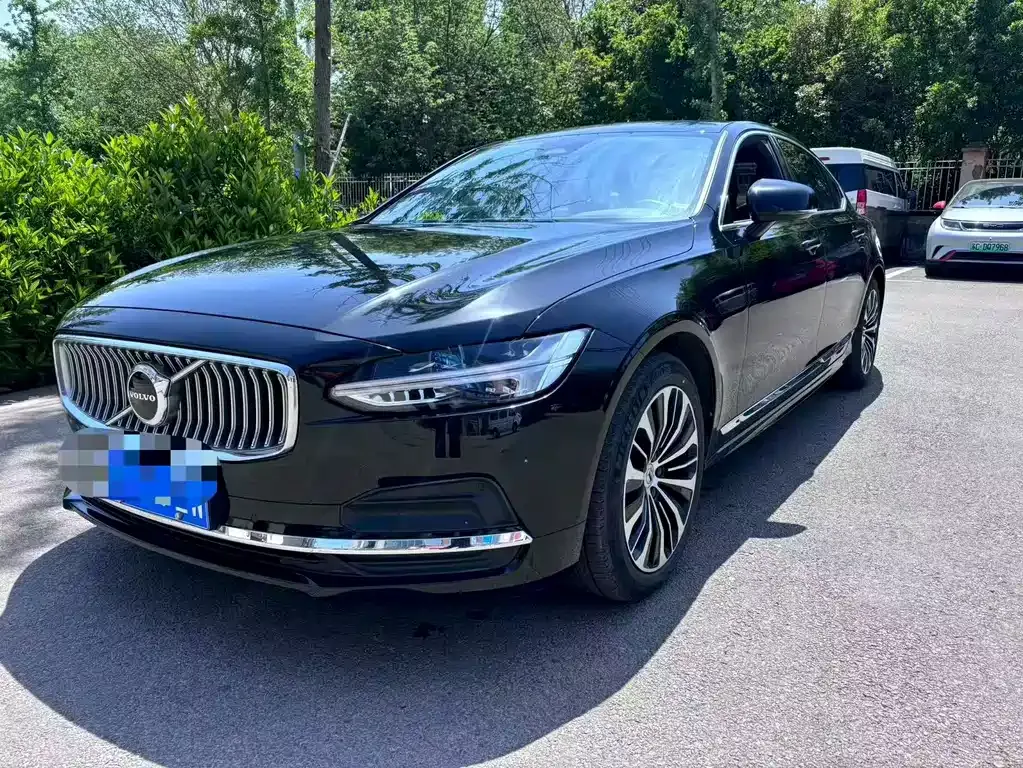 Volvo S90 — фото 1