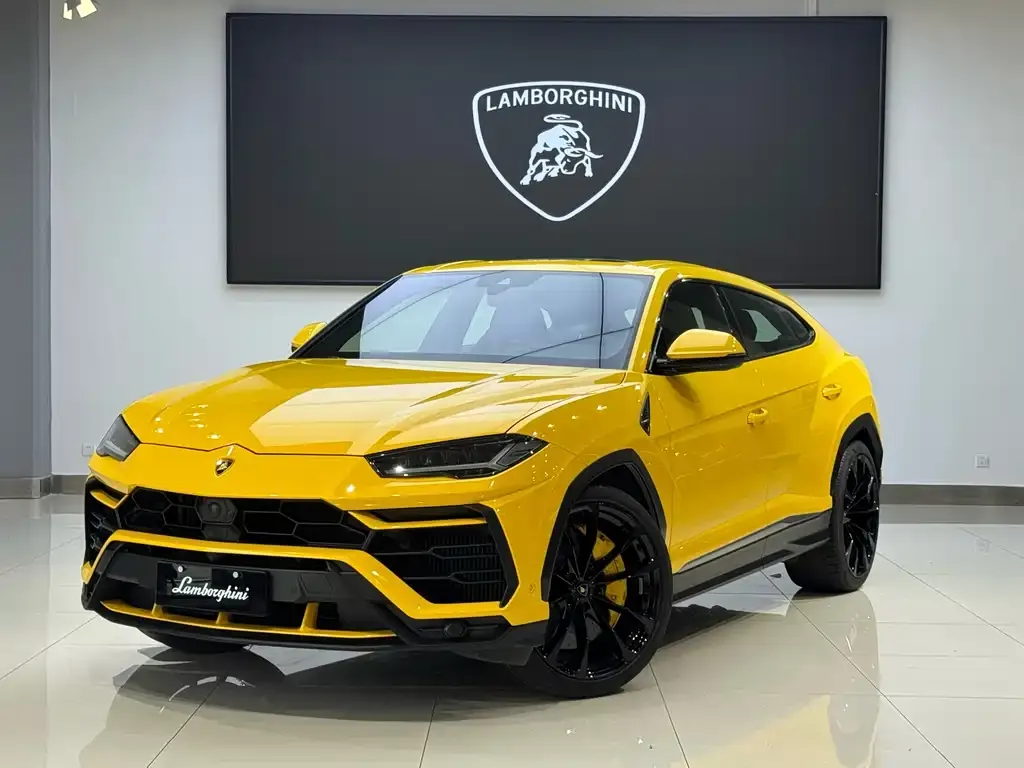 Lamborghini Urus — фото 1