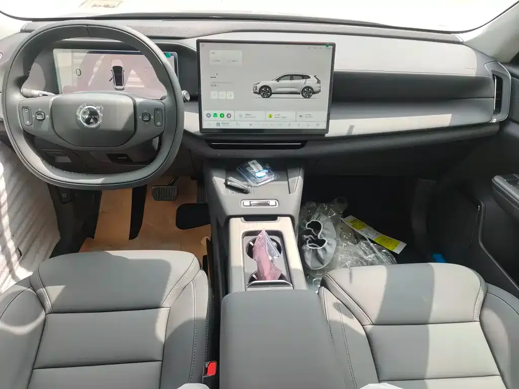 Volvo XC70 Plug-in Hybrid — фото 3