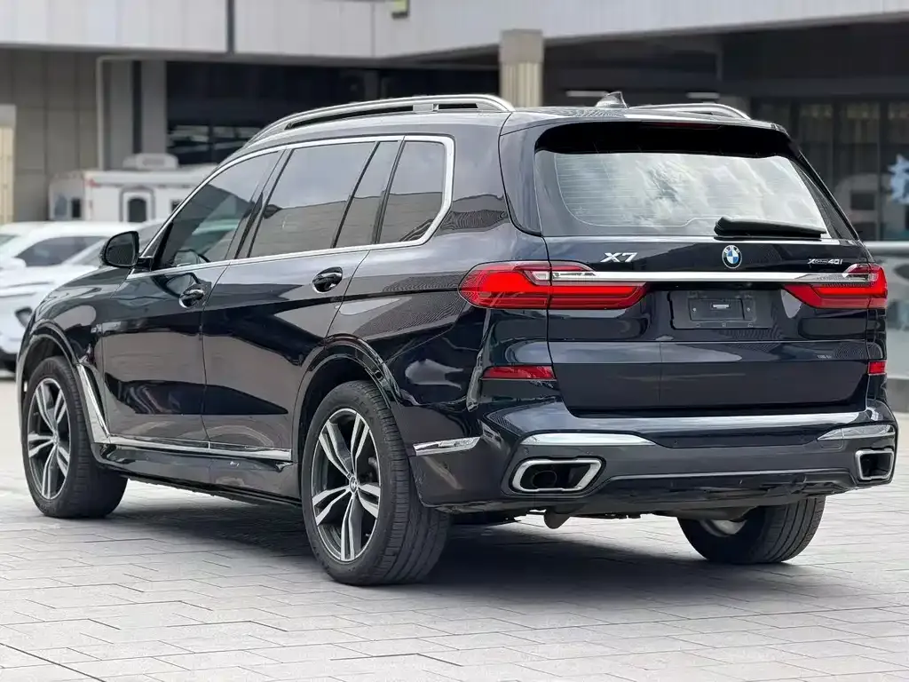 BMW X7 — фото 9