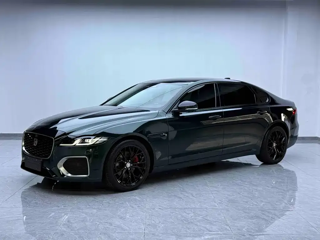 Jaguar XFL — фото 1