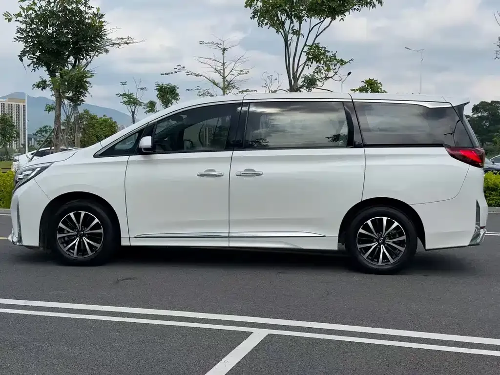 GAC Motor Trumpchi M8 — фото 10