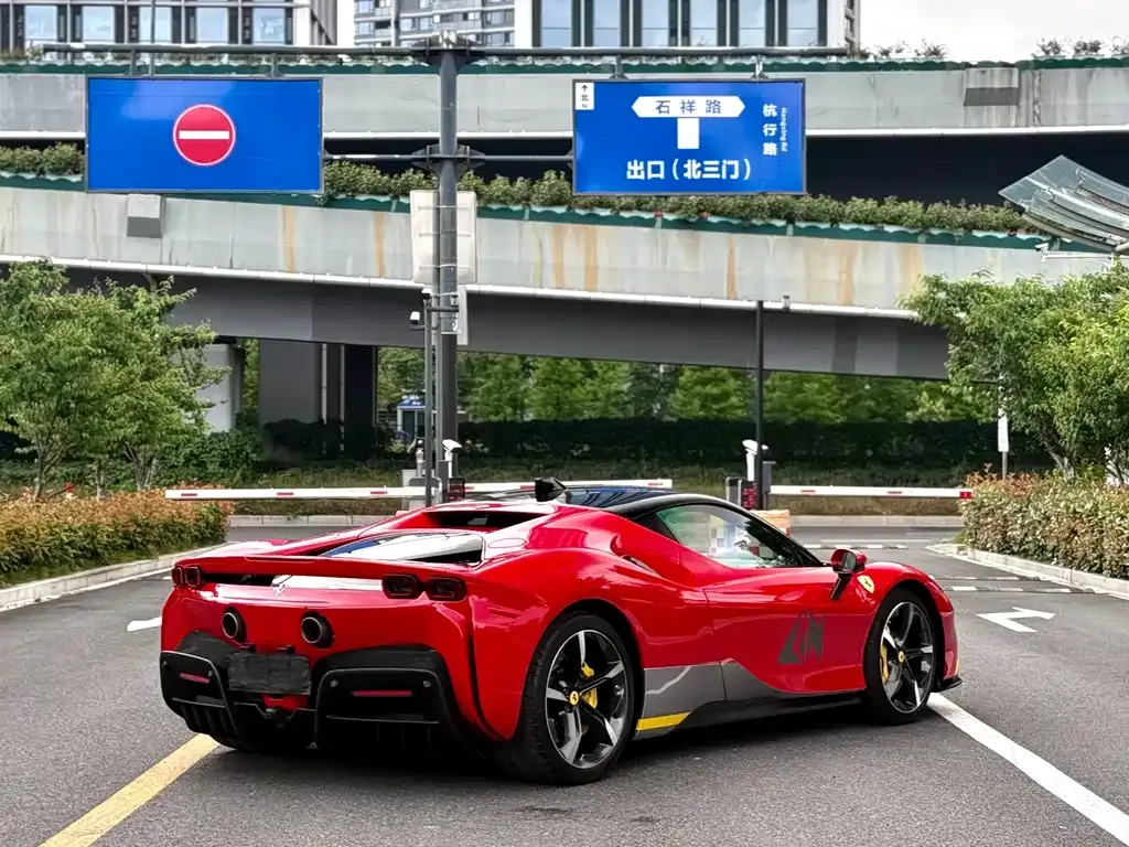 Ferrari SF90 — фото 9