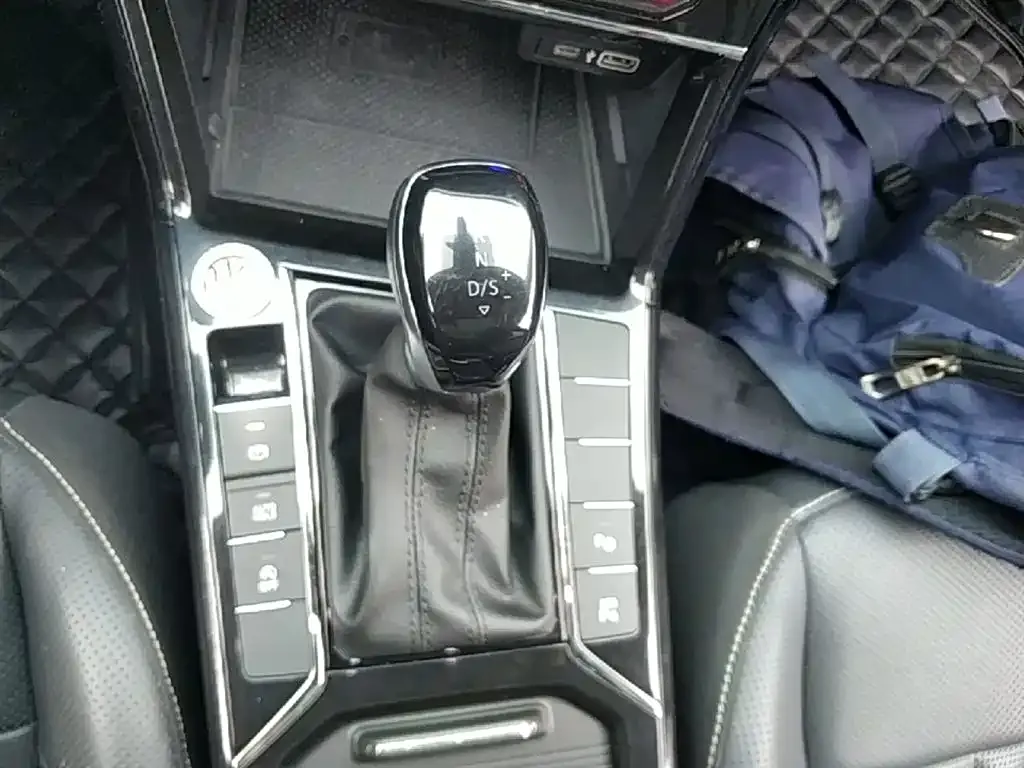 Volkswagen Passat — фото 10