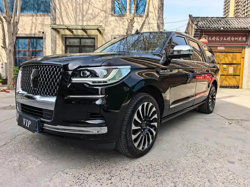 Lincoln Navigator — фото 1