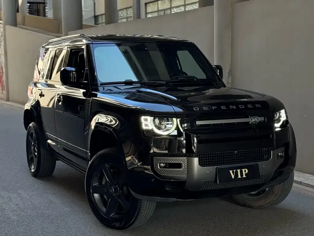 Land Rover Defender — фото 1