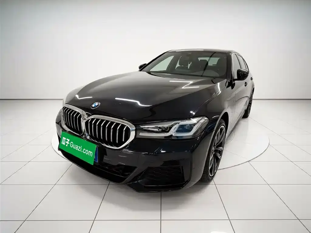 BMW 5 Series — фото 1